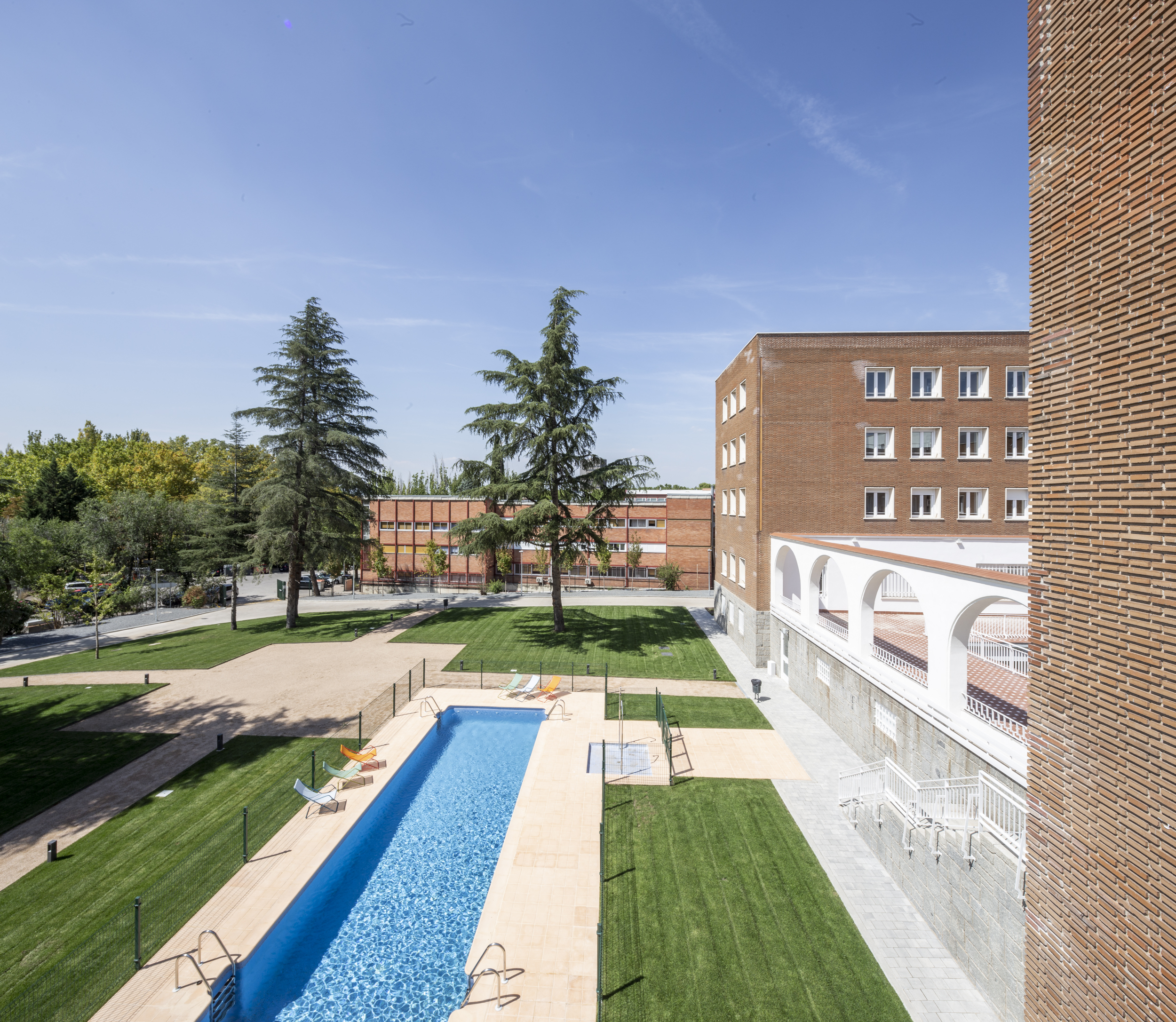 Resa Miguel Antonio Caro_Zonas comunes 94