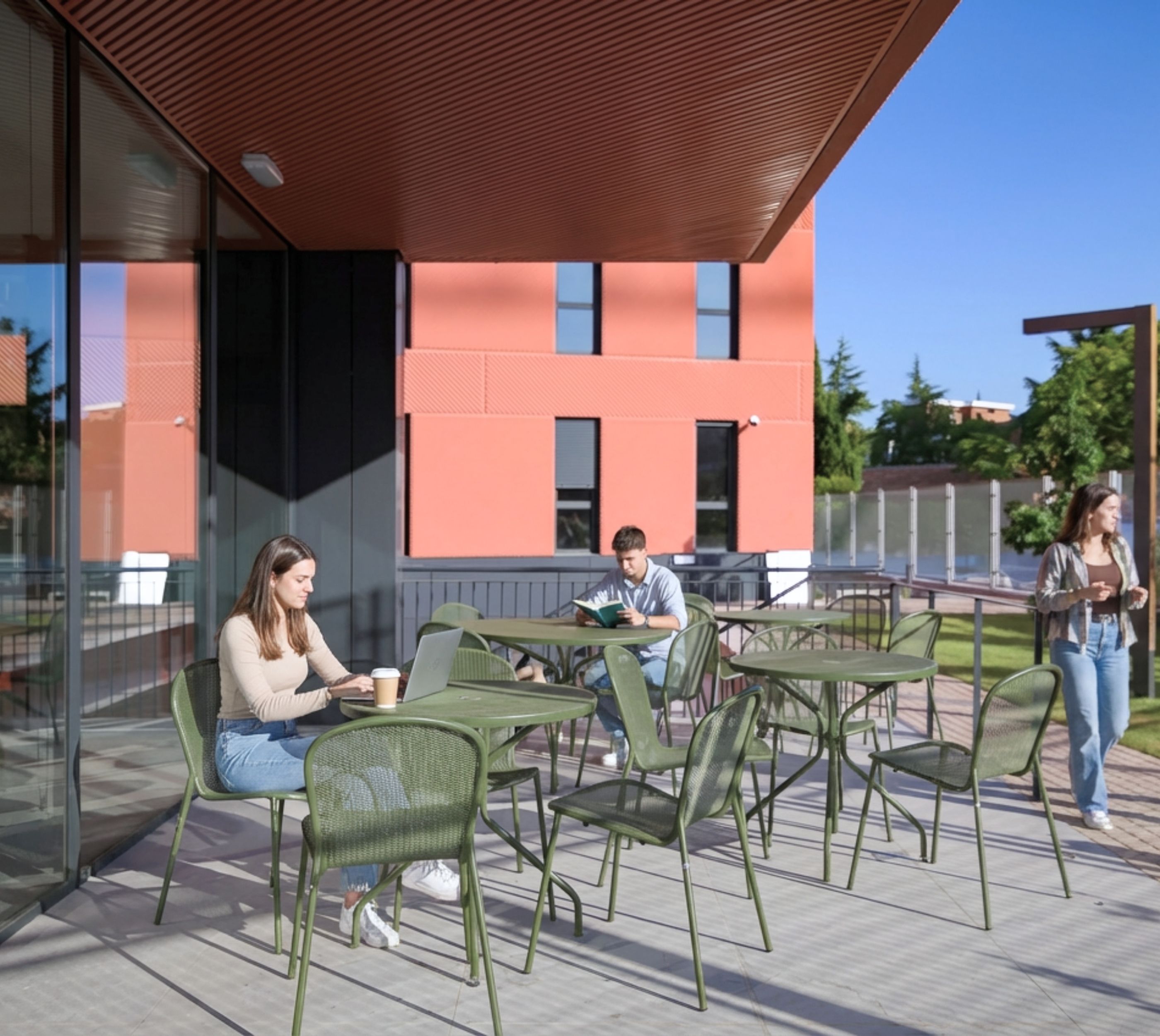 Residencia Resa Chamartin Terraza 2.jpg