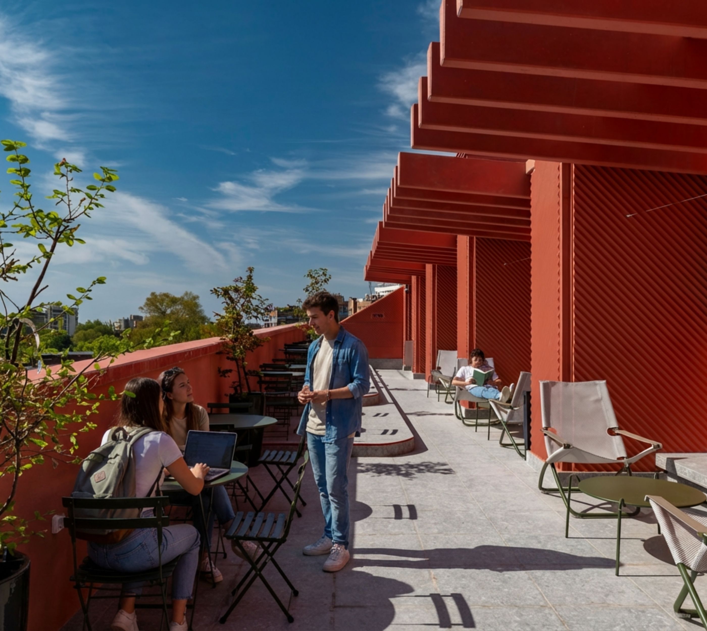 Residencia Resa Chamartin terraza.jpg