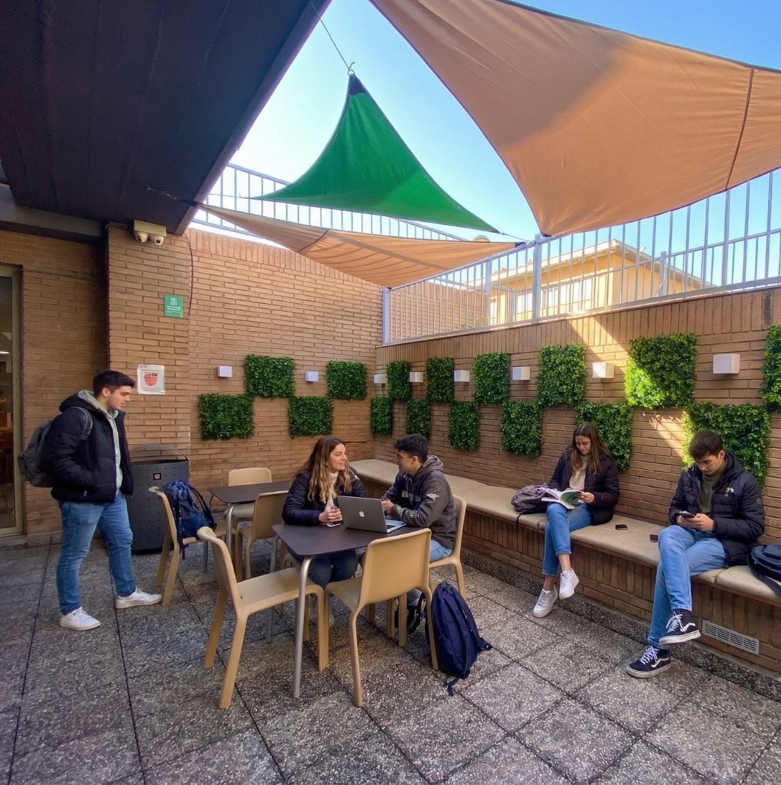 Terraza en Resa Emperador Carlos V